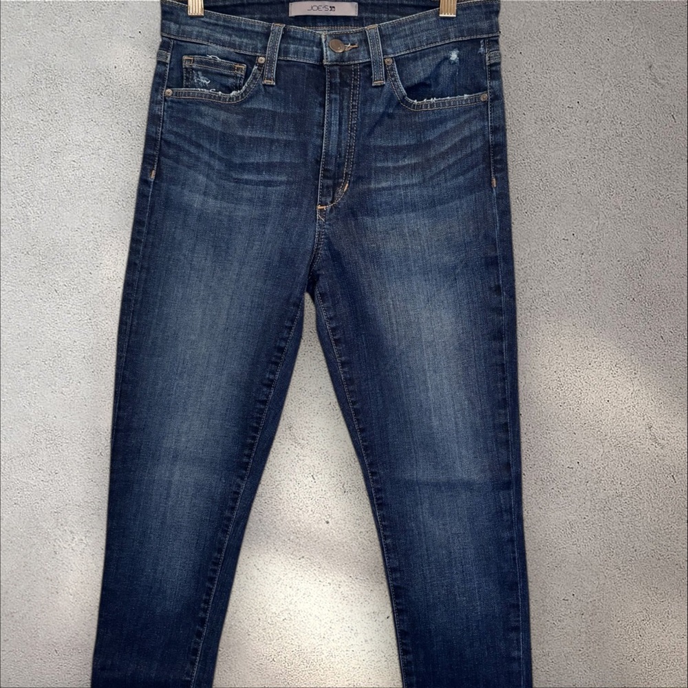 Joe’s Dark Wash Distressed High Rise Skinny Ankle Jean Size 27